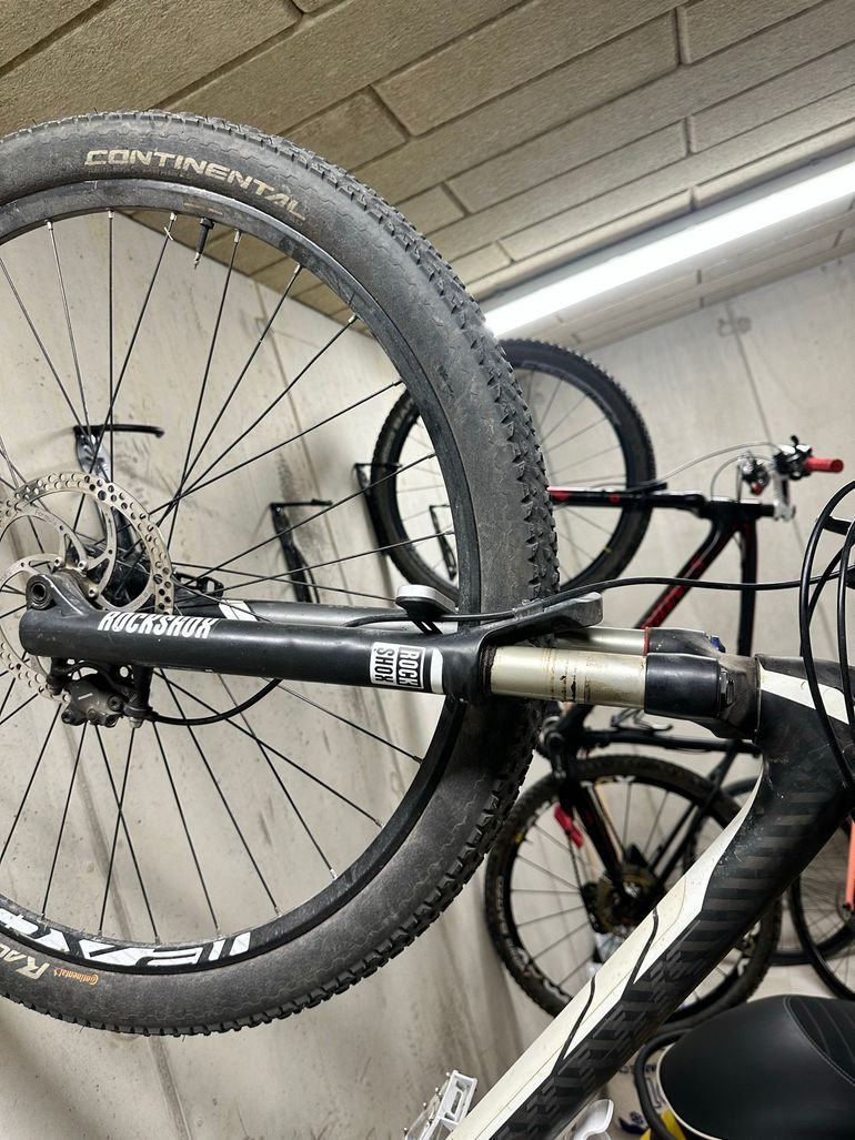 Used Specialized Stumpjumper Comp Carbon 29 2015 2015 Mountainbike, Schwarz, 29 — image 2 of 10