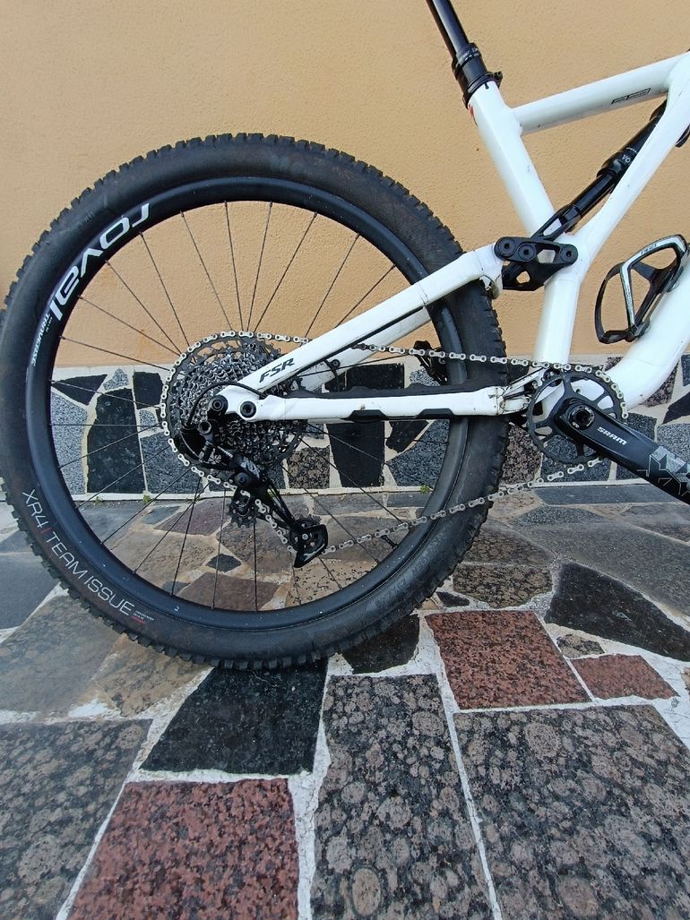 Used Specialized Men's Stumpjumper Comp Alloy 29 – 12-speed 2019 2019 Mountainbike, White, 29 — image 10 of 12