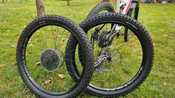 Used Specialized Stumpjumper SRAM X01 Eagle 2018 Mountainbike, White — image 12 of 16