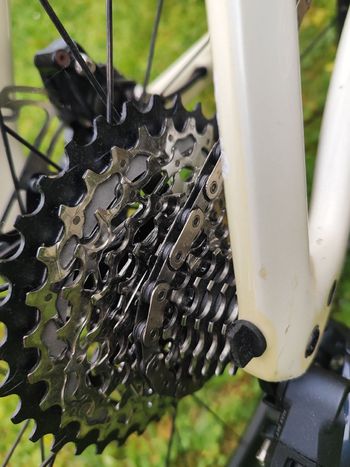 Used Specialized Tarmac SL7 Comp - Rival eTap AXS 2023 2023 Road & Gravel, White — image 4 of 13
