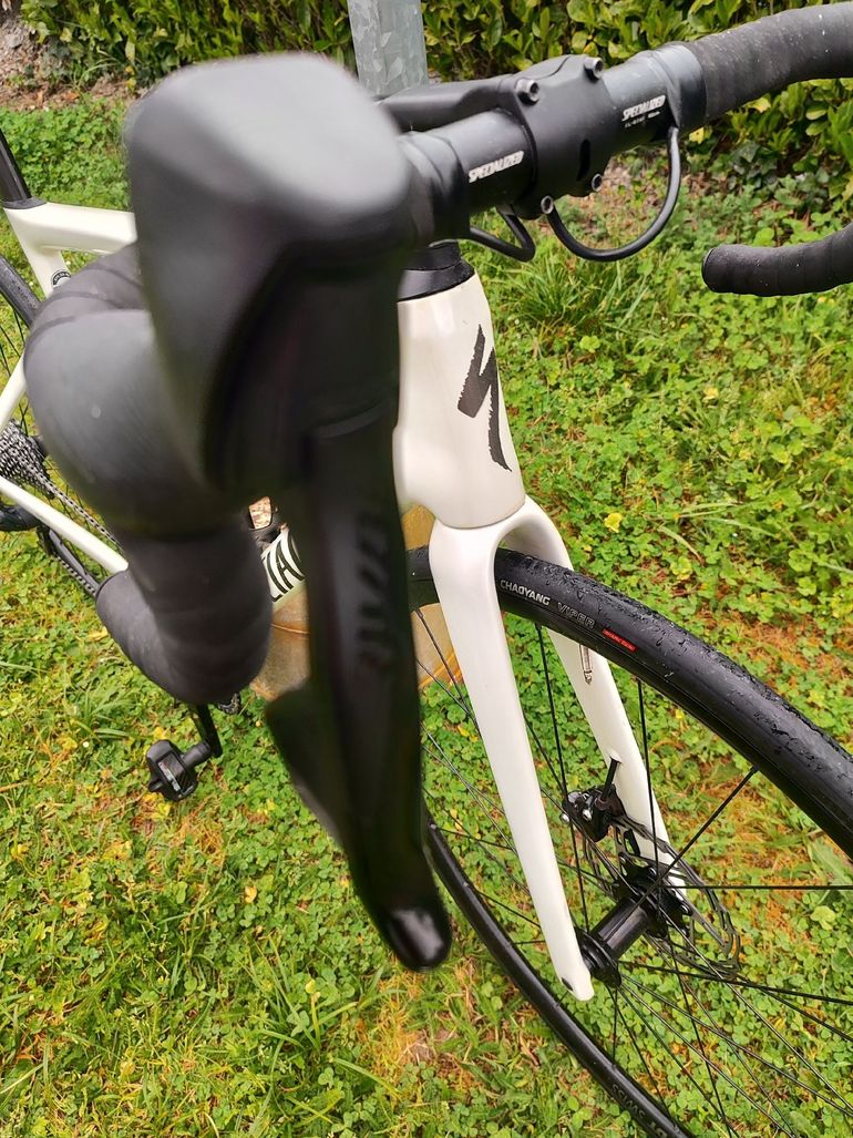Used Specialized Tarmac SL7 Comp - Rival eTap AXS 2023 2023 Road & Gravel, White — image 9 of 13