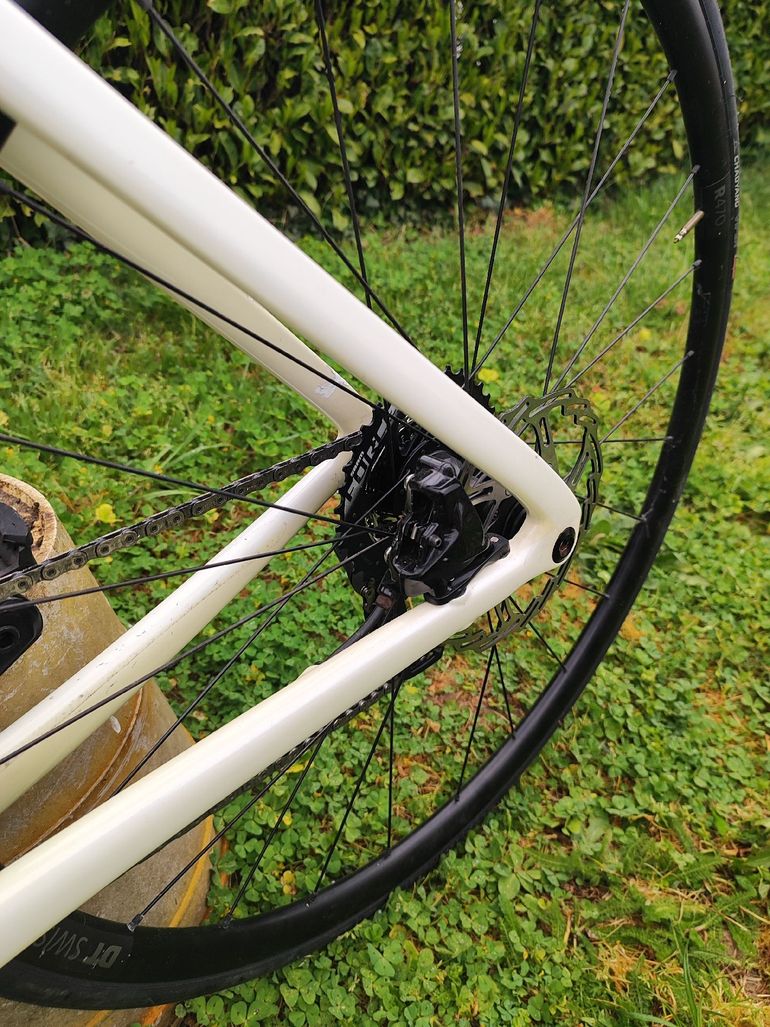 Used Specialized Tarmac SL7 Comp - Rival eTap AXS 2023 2023 Road & Gravel, White — image 6 of 13
