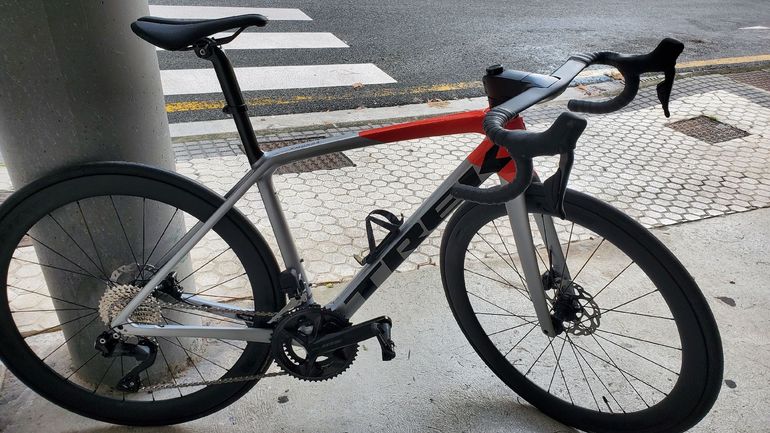 Used Trek Émonda SL 6 Di2 2023 2023 Road & Gravel, Light Gray — image 3 of 4