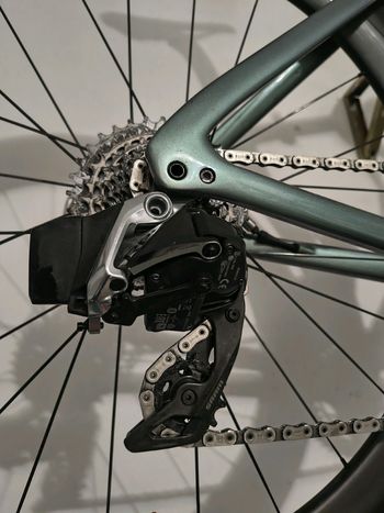 Used Specialized Tarmac SRAM Red eTap AXS 2023 Road & Gravel, Light Gray — image 8 of 9