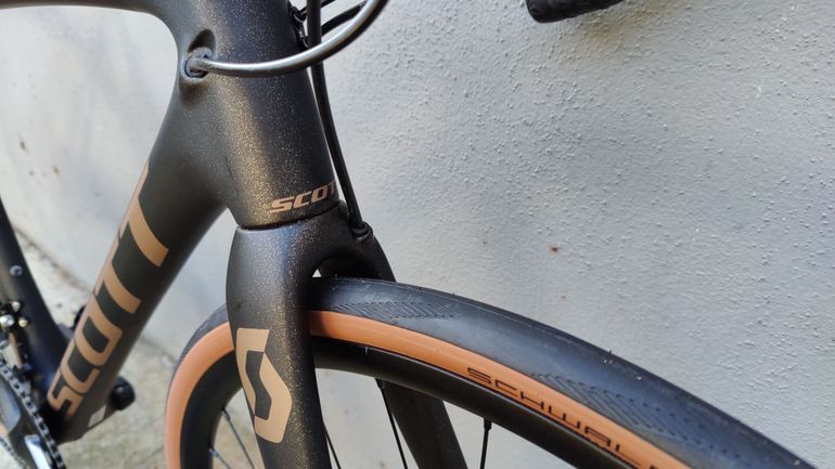 Used Scott Addict 10 disc carbon 2021 2021 Road & Gravel, Schwarz — image 13 of 17