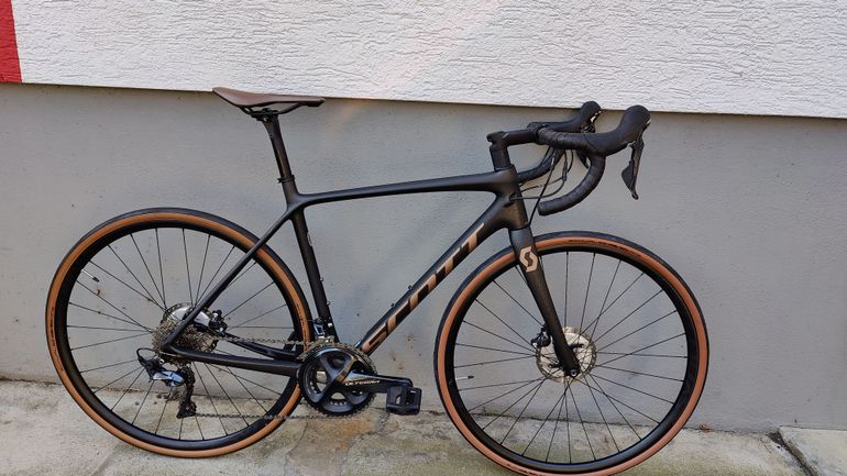 Used Scott Addict 10 disc carbon 2021 2021 Road & Gravel, Schwarz — image 10 of 17