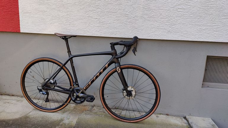 Used Scott Addict 10 disc carbon 2021 2021 Road & Gravel, Schwarz — image 14 of 17