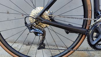 Used Scott Addict 10 disc carbon 2021 2021 Road & Gravel, Schwarz — image 2 of 17