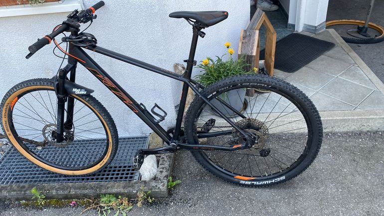 Used KTM Peak Shimano Deore XT 2022 Mountainbike, Negro — image 4 of 4