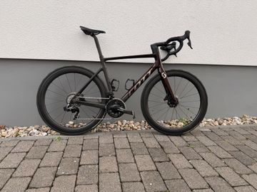 Used Scott Addict SRAM Force eTap AXS 2025 Road & Gravel