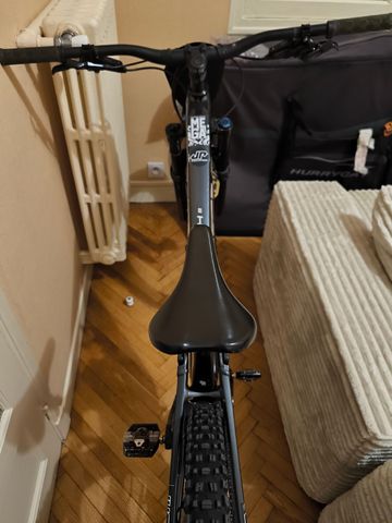 Used Trek Slash 8 2021 2021 Mountainbike, Black, 29 — image 4 of 5