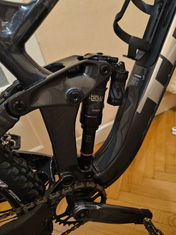 Used Trek Slash 8 2021 2021 Mountainbike, Black, 29 — image 3 of 5