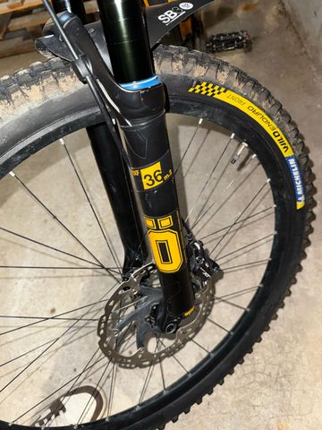 Brugt Commencal META V5 SRAM GX 2024 Mountainbike — billede 8 af 9