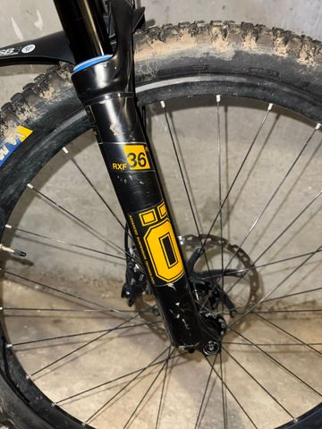 Brugt Commencal META V5 SRAM GX 2024 Mountainbike — billede 9 af 9