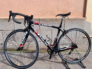 Used Trek Madone 3.1 2011 2011 Road & Gravel, Black — image 2 of 11