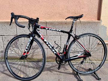 Used Trek Madone 3.1 2011 2011 Road & Gravel, Black — image 2 of 11