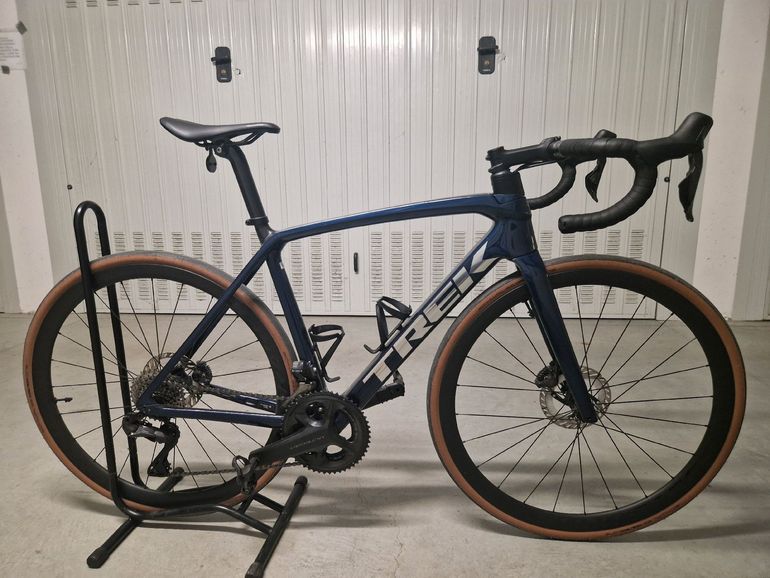 Used Trek Émonda SL 7 2023 2023 Road & Gravel, Blue — image 1 of 6