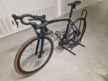 Used Trek Émonda SL 7 2023 2023 Road & Gravel, Blue — image 5 of 6
