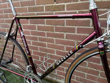 Used Gazelle Custom Campagnolo Veloce 1977 Road & Gravel, Red — image 9 of 37