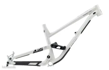 Commencal, CLASH ESSENTIAL 2024 Frameset