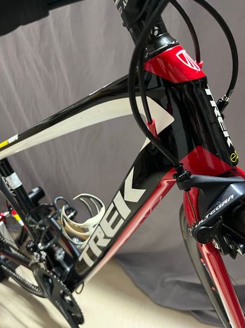 Used Trek Madone Shimano 105 2015 Road & Gravel, Red — image 3 of 11