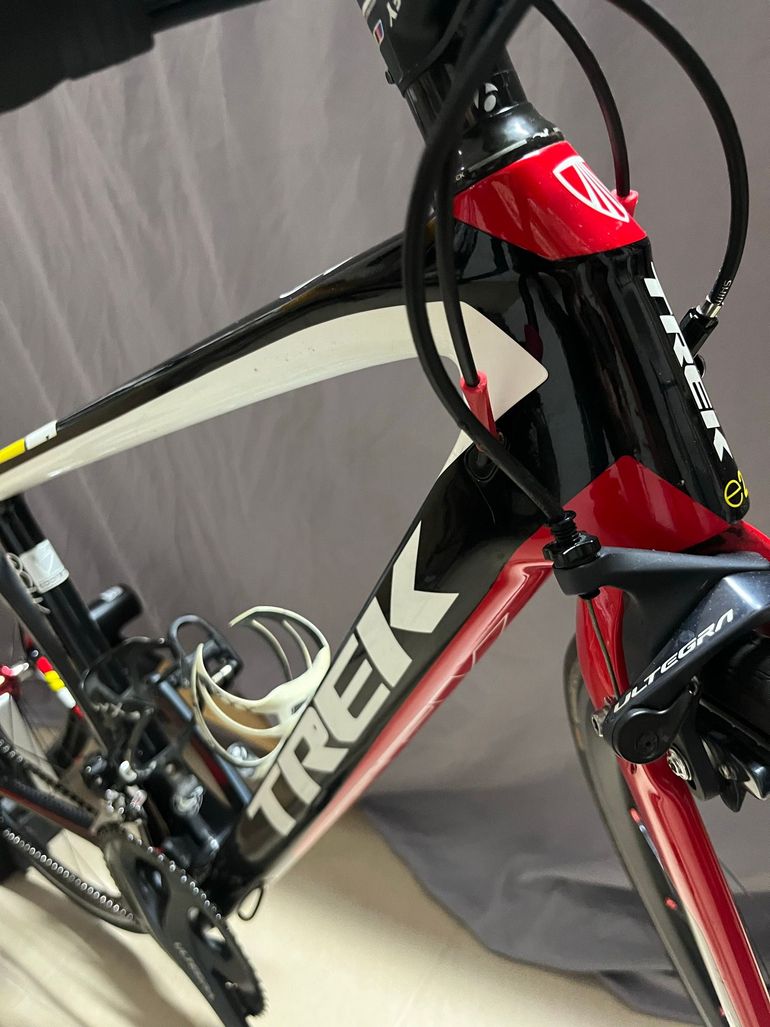 Used Trek Madone Shimano 105 2015 Road & Gravel, Red — image 3 of 11