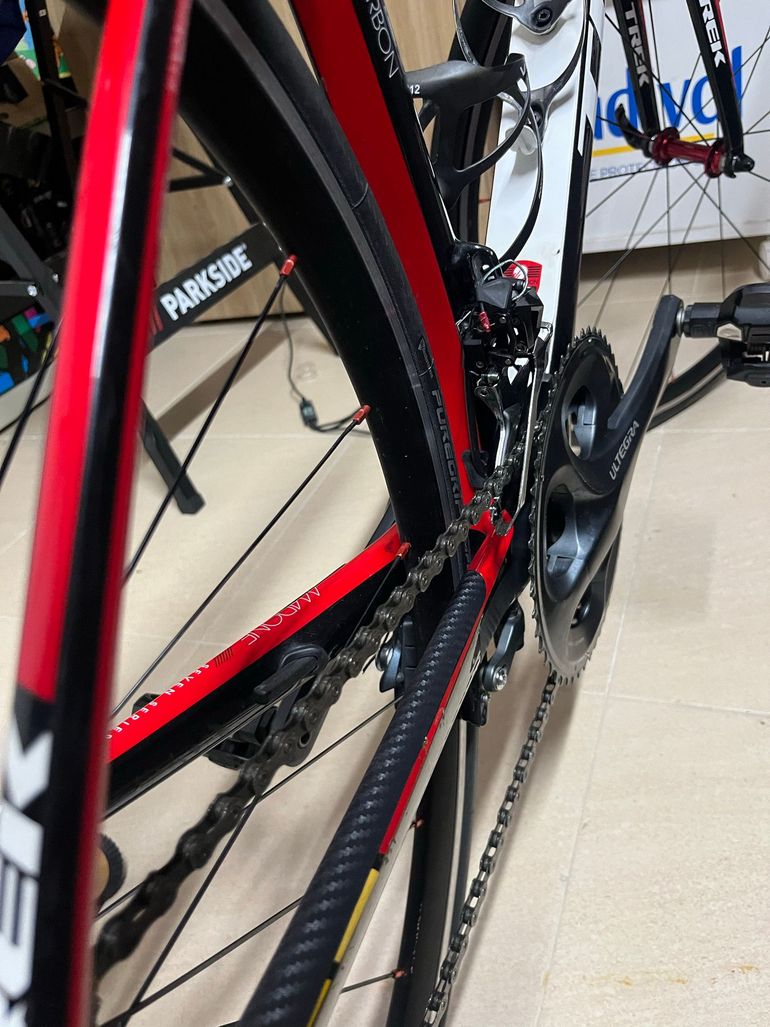 Used Trek Madone Shimano 105 2015 Road & Gravel, Red — image 8 of 11