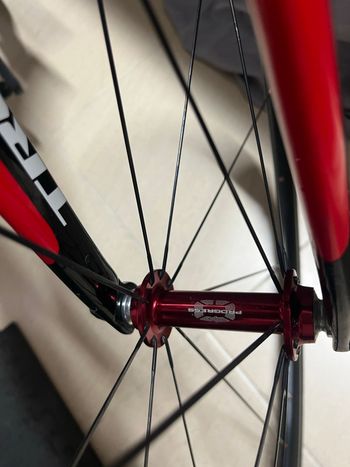 Used Trek Madone Shimano 105 2015 Road & Gravel, Red — image 4 of 11