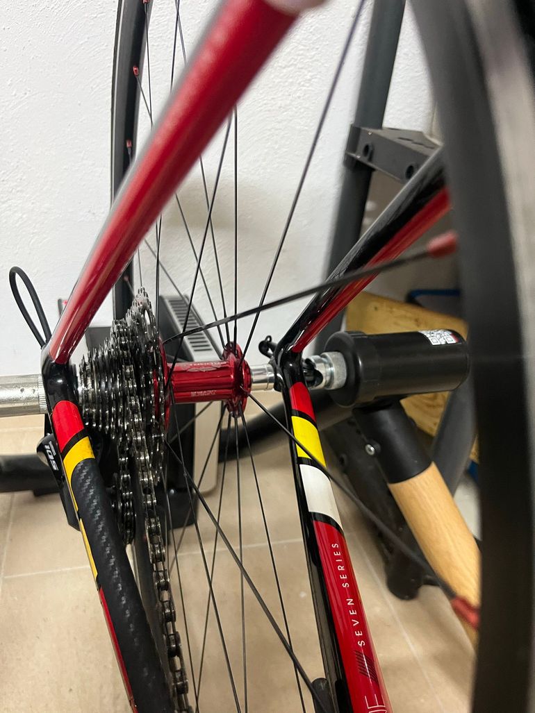 Used Trek Madone Shimano 105 2015 Road & Gravel, Red — image 10 of 11