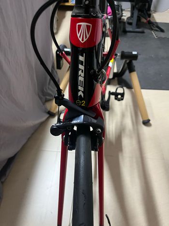 Used Trek Madone Shimano 105 2015 Road & Gravel, Red — image 7 of 11