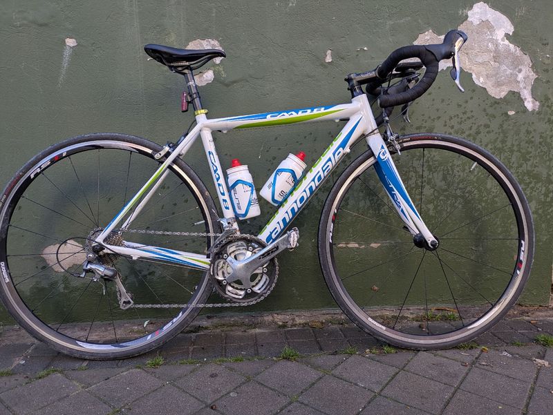 Gebrauchtes Cannondale caad 8 Custom Shimano Tiagra 2016 Road & Gravel, Weiß — Bild 1 von 4