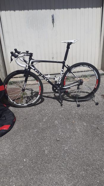 Used Giant TCR Advanced SL 1 2012 2012 Road & Gravel, Black — image 2 of 3