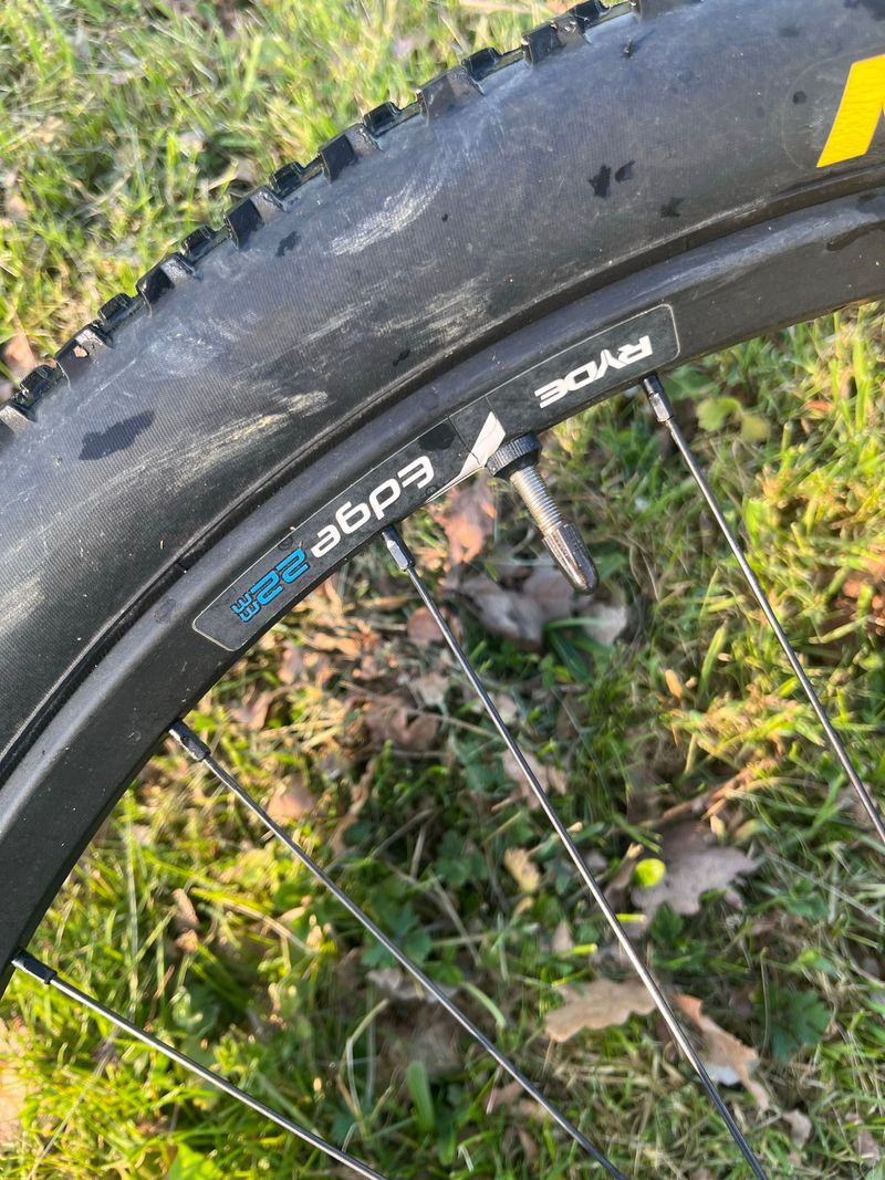 Used Nakita Custom Shimano Deore XT 2018 Mountainbike, Black, 27.5 (650B) — image 2 of 11
