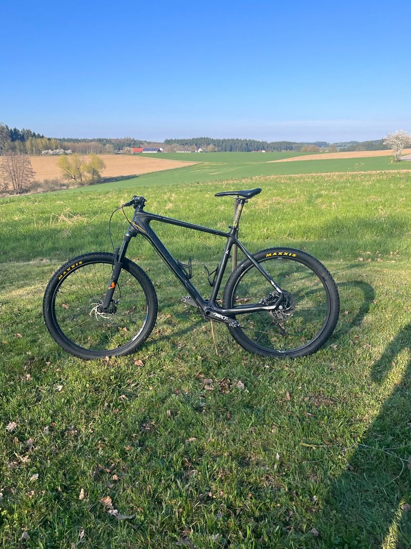 Used Nakita Custom Shimano Deore XT 2018 Mountainbike, Black, 27.5 (650B) — image 1 of 11
