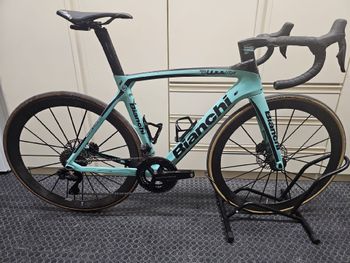 Bianchi, Oltre Shimano Dura Ace Di2