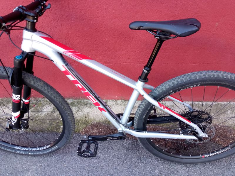 Used Trek X-Caliber 9 2019 2019 Mountainbike, Light Gray, 27.5, 29 — image 5 of 10
