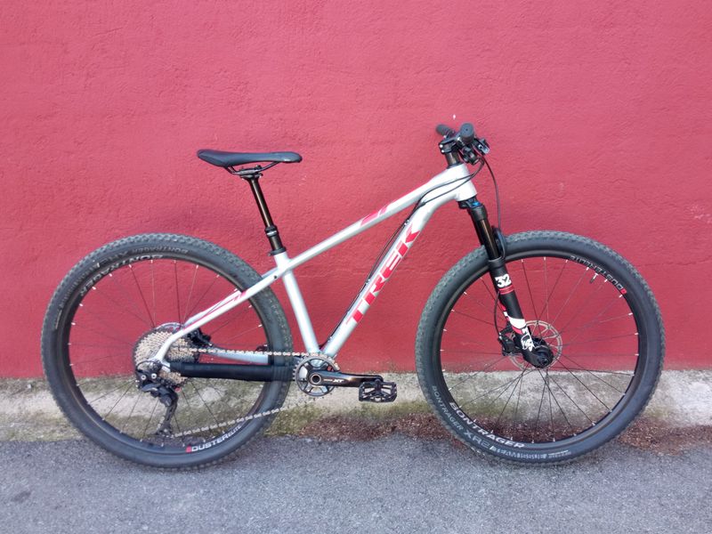 Used Trek X-Caliber 9 2019 2019 Mountainbike, Light Gray, 27.5, 29 — image 2 of 10