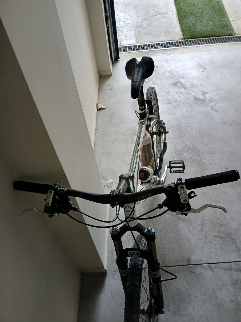 Used Orbea Oiz Other Shimano 2021 Mountainbike, White — image 4 of 6