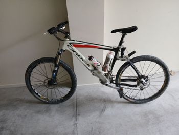 Used Orbea Oiz Other Shimano 2021 Mountainbike, White — image 2 of 6