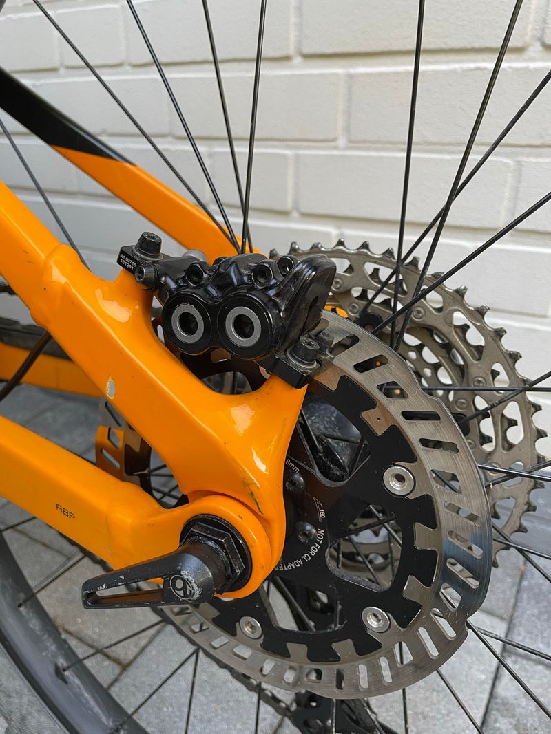 Używany Trek Fuel EX 5 2021 2021 Mountainbike — zdjęcie 3 z 12