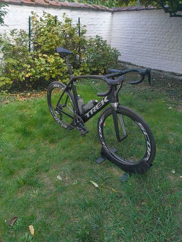 Used Trek Madone 9.0 2018 2018 Road & Gravel, Black — image 3 of 5