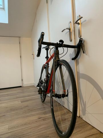 Używany Specialized Tarmac Expert 2015 2015 Road & Gravel — zdjęcie 3 z 3