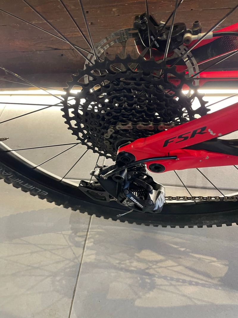 Used Specialized Turbo Levo SRAM GX Eagle 2020 Mountainbike, Red — image 4 of 7