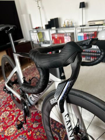 Używany Canyon Aeroad SRAM Force eTap AXS 2024 Road & Gravel — zdjęcie 8 z 11