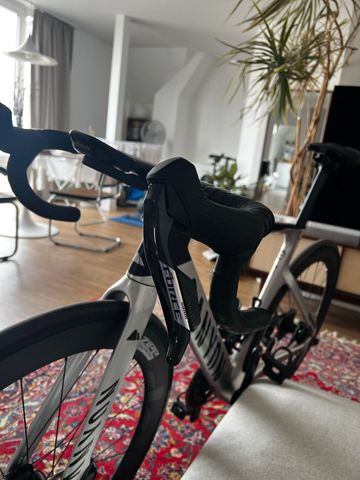 Używany Canyon Aeroad SRAM Force eTap AXS 2024 Road & Gravel — zdjęcie 7 z 11