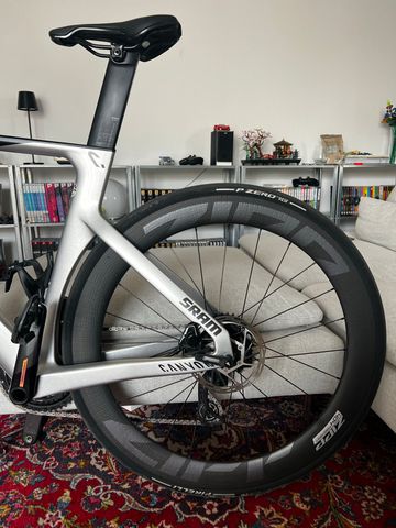 Używany Canyon Aeroad SRAM Force eTap AXS 2024 Road & Gravel — zdjęcie 10 z 11