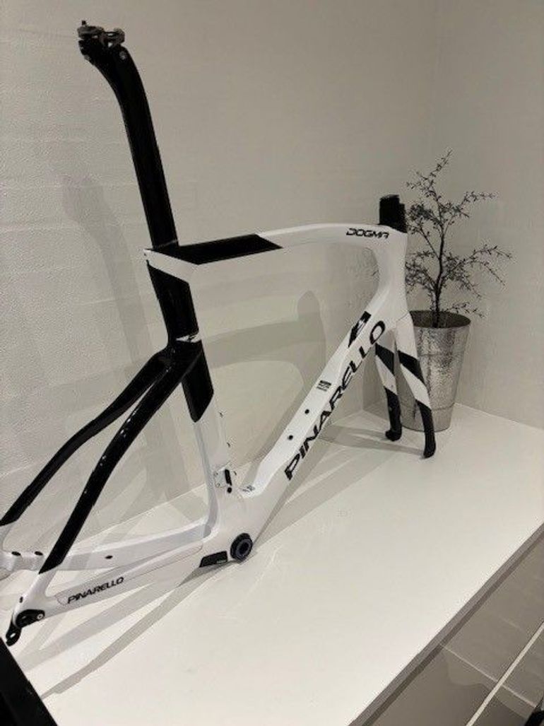 Used Pinarello DOGMA F 2024 Frameset 2023 Road & Gravel, White — image 2 of 5