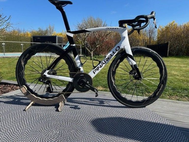 Used Pinarello DOGMA F 2024 Frameset 2023 Road & Gravel, White — image 3 of 5