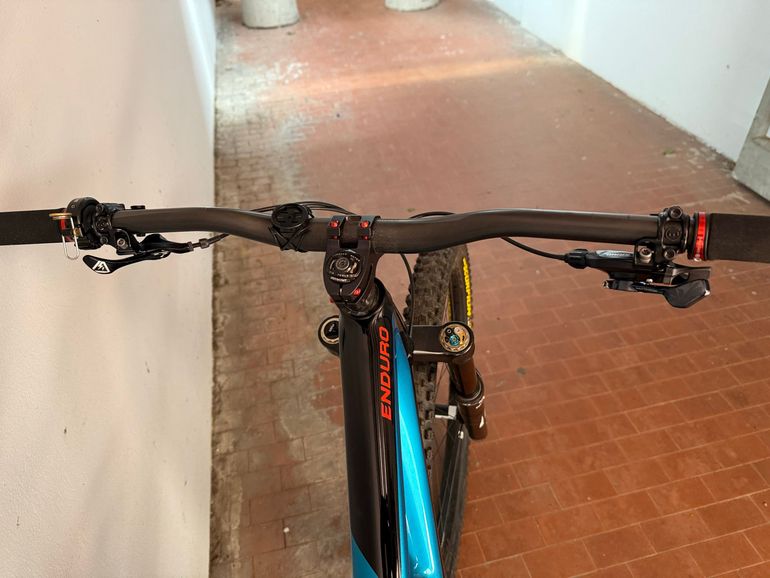Used Specialized Enduro SRAM X01 Eagle 2017 Mountainbike, Blue — image 8 of 9