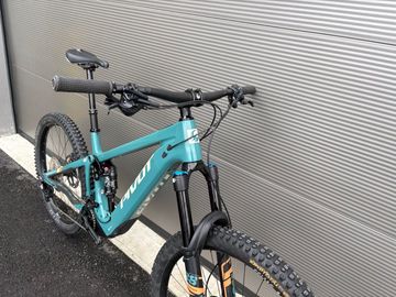 Použité Pivot SHUTTLE LT Shimano Deore XT 2025 Mountainbike — obrázek 8 z 14